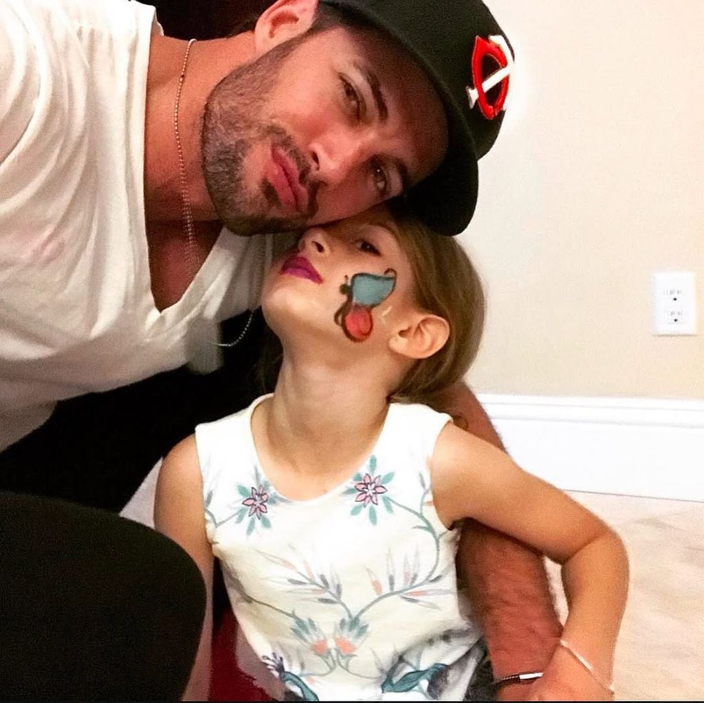 Kailey Levy compartió tiernas fotos del baúl de los recuerdos con su papá.