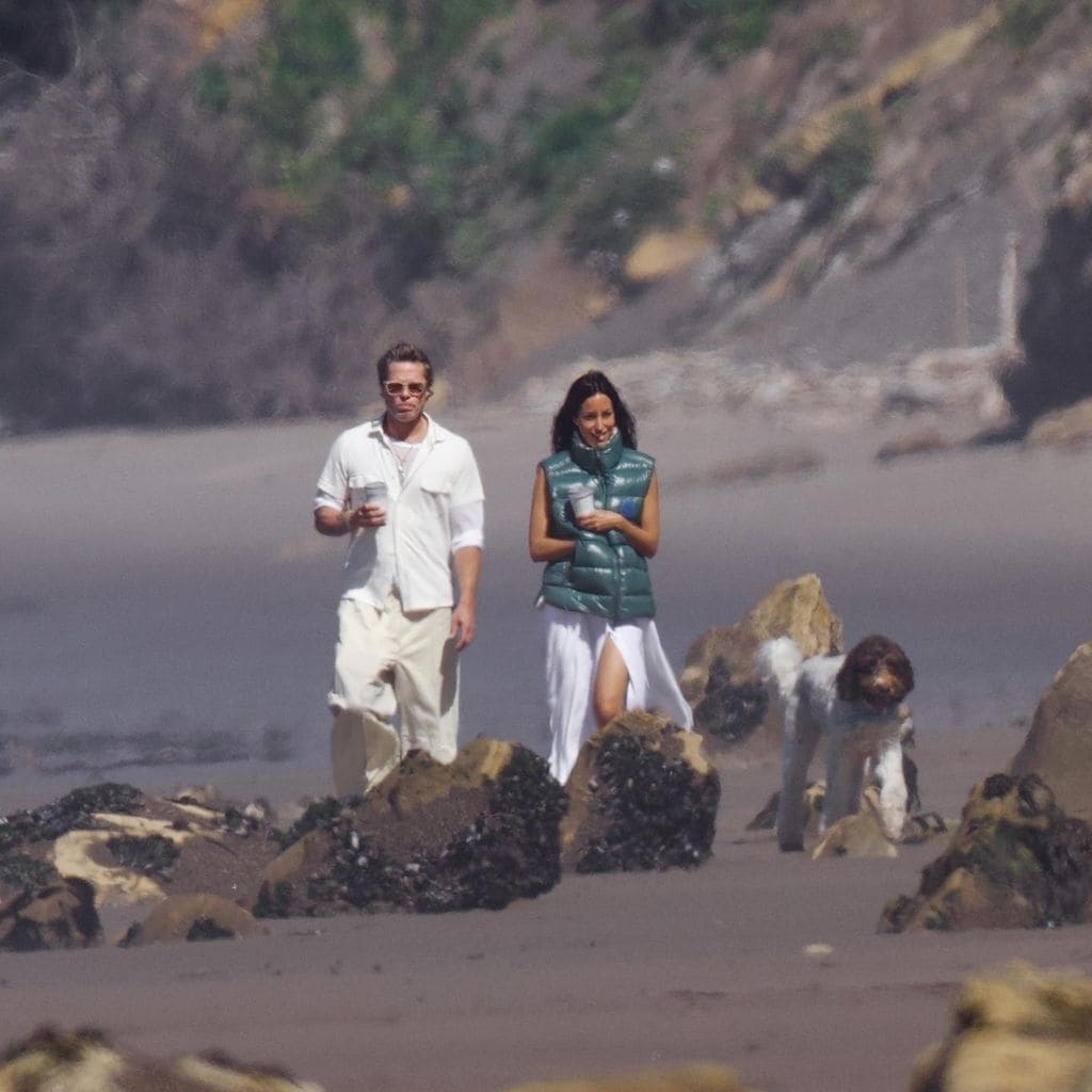 HO4163 Brad Pitt e Inés de Ramón en Santa Barbara