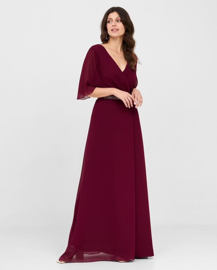 Vestido de madrina con escote cruzado en V