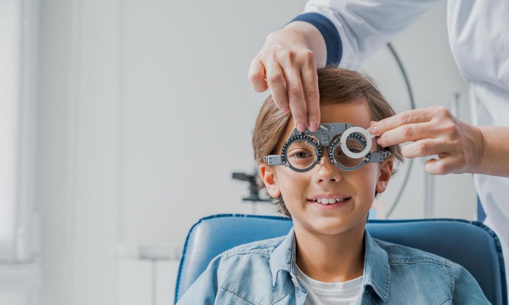 10 cuando sea necesario llevar las gafas graduadas de forma correcta