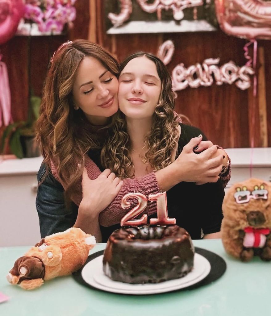 Andrea Legarreta le dedicó un emotivo mensaje a su hija Mía Rubín por su cumpleaños 21.