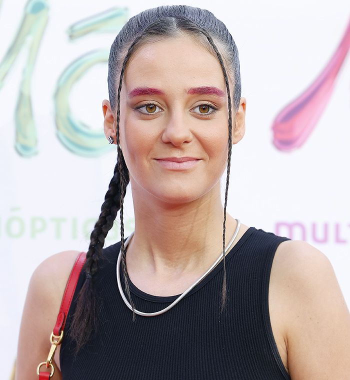 Victoria de Marichalar se tiñe las cejas de rosa