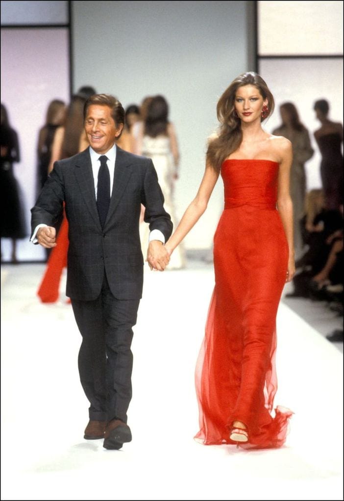 El diseñador de moda italiano Valentino Garavani falleció a los 93 años en Roma el 19 de enero.