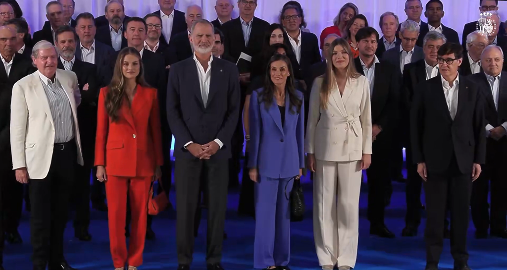 Reunión de los Reyes, la Princesa de Asturias y de Girona y la Infanta Sofía a los miembros del patronato de la Fundación Princesa de Girona 