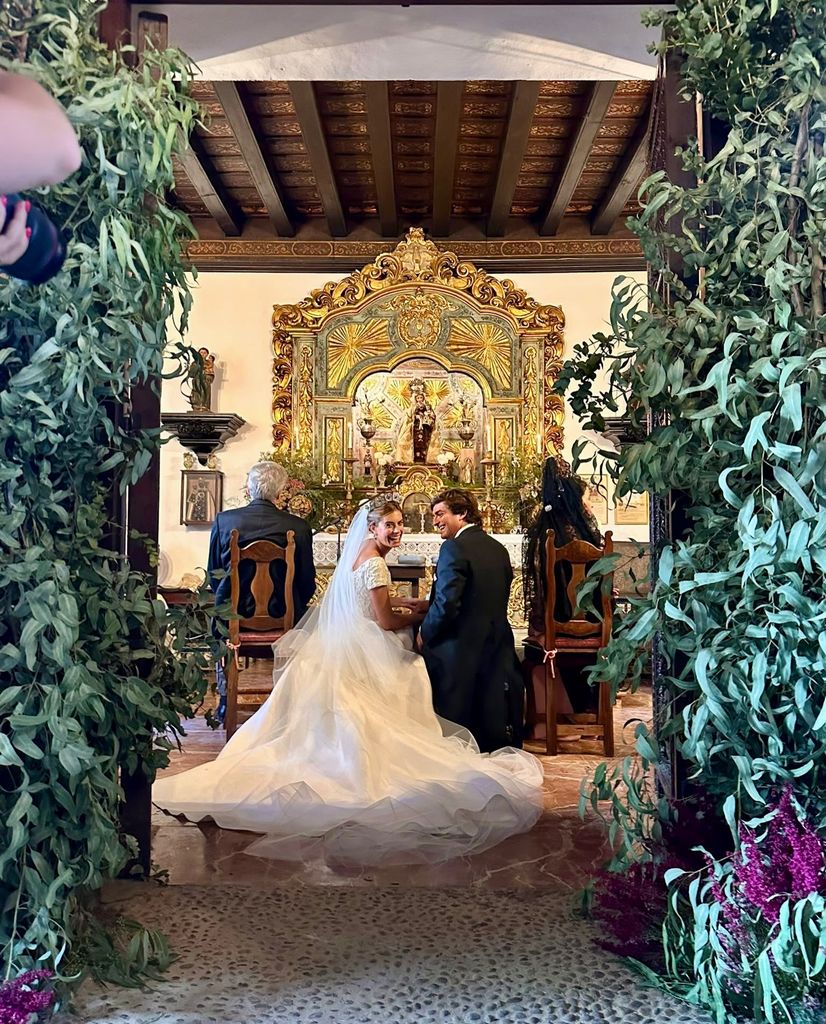 Los novios durante la ceremonia