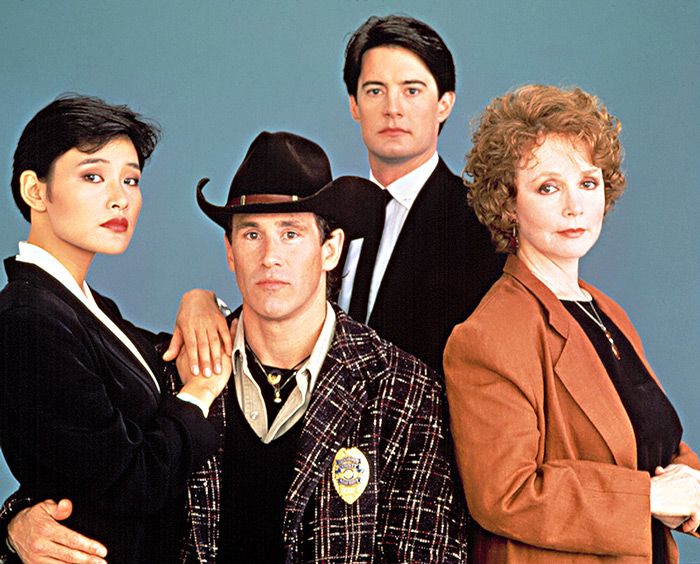 TWIN PEAKS, Joan Chen, Michael Ontkean, Kyle MacLachlan, Piper Laurie, 1990-91
