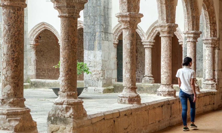 Setúbal, paseando por el claustro del convento de Jesús