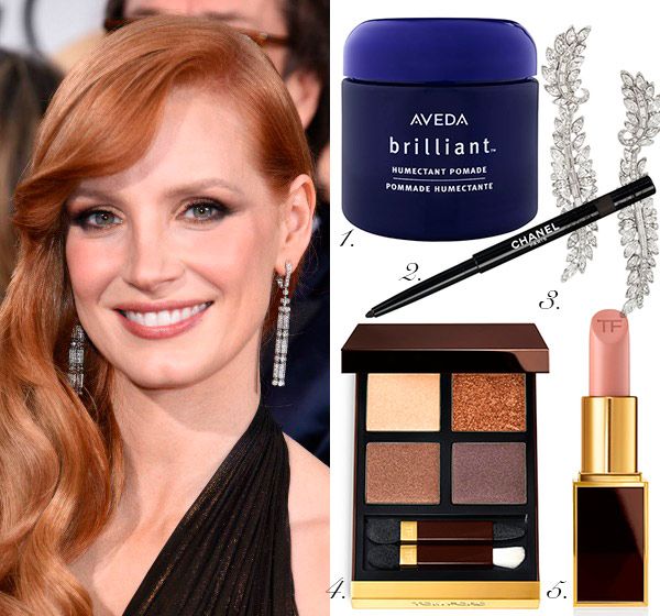 JESSICA CHASTAIN 

Con melena partida al lateral, con ondas gruesas cayendo sobre un hombro, el look de Jessica Chastain es perfecto para novias de melena pelirroja, combinndo la tonalidad natural del cabello con la mirada: tonos dorados y tierra protagonizan este beauty look, que cede todo el protagonismo a los ojos, suavizando la sonrisa con una tonalidad nude, y mejillas con rubor a juego.

Get the look: 1. Pomada humectante de Aveda, para enfatizar el cabello ondulado, manteniendo las ondas en su sitio a lo largo de todo el día. 2. Pendientes largos con cristales de Swarovski de corte baguette, marquesa o redondo, de Ben-Amun. 3. Juego de cuatro sombras en color coñac, de Tom Ford. 4. Stylo Yeux, de Chanel, un eyeliner waterproof enriquecido con silicona. 5. Barra de labios Blush Nude, de Tom Ford. © Net-a-porter © Tom Ford © Chanel © Nordstrom
