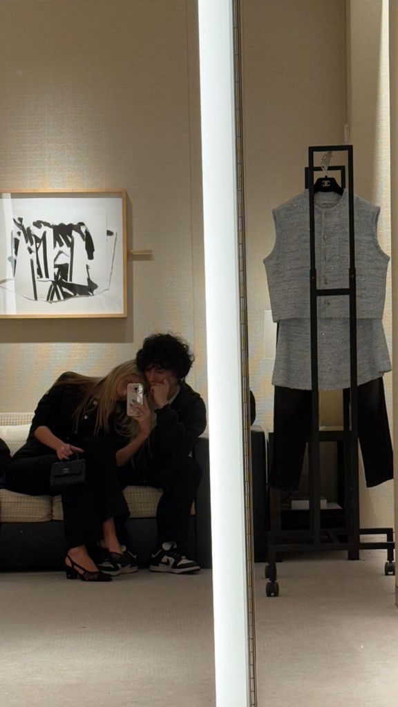  ⁠Romy Mars, la hija de Sofia Coppola, comparte su relación con el hijo del fundador de Supreme