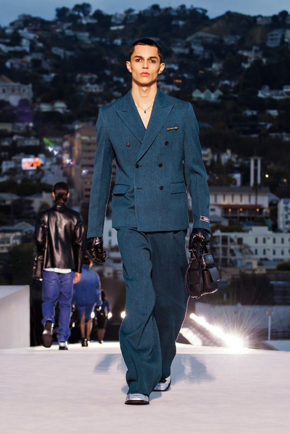 versace048a