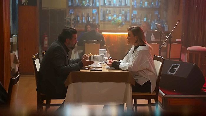 Avance de 'Hermanos': Sevval le pide ayuda a Akif para deshacerse de Sultan