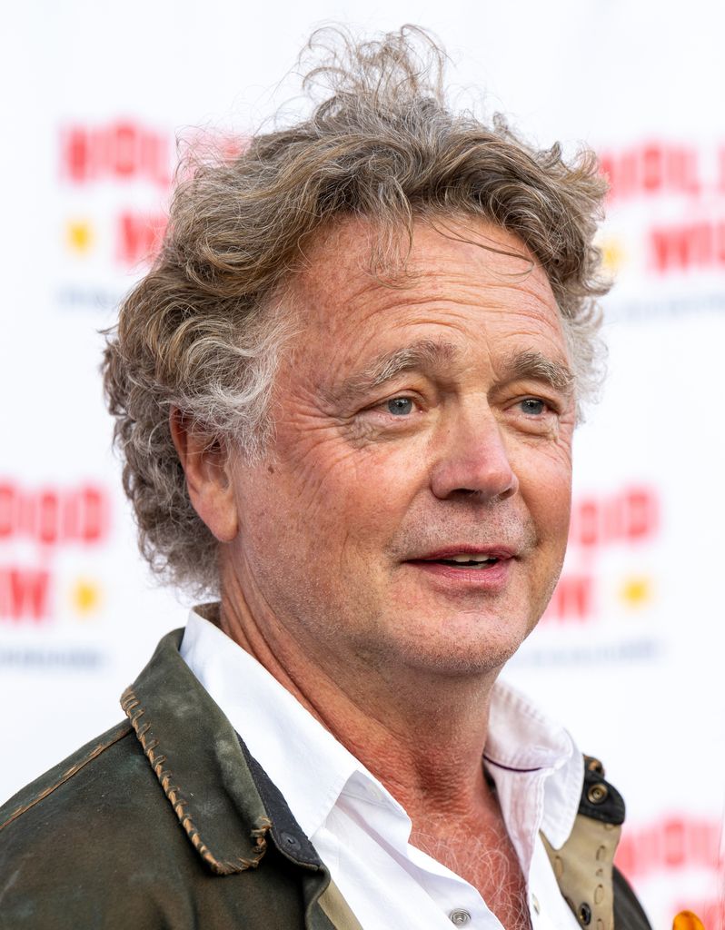 John Schneider, que interpretaba al padre adoptivo de Clark Kent en 'Smallville', sufrió la muerte de su esposa Alicia Allain en 2023 y años antes llegó a pasar unas horas en prisión por impago de la pensión conyugal