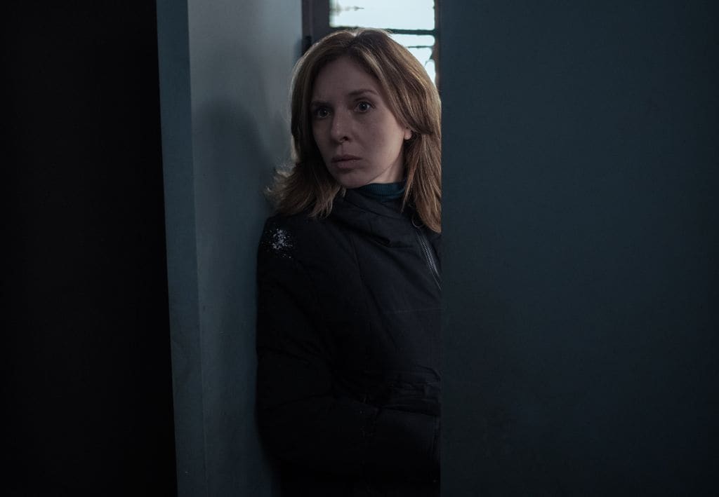 Carla Peterson como Elena