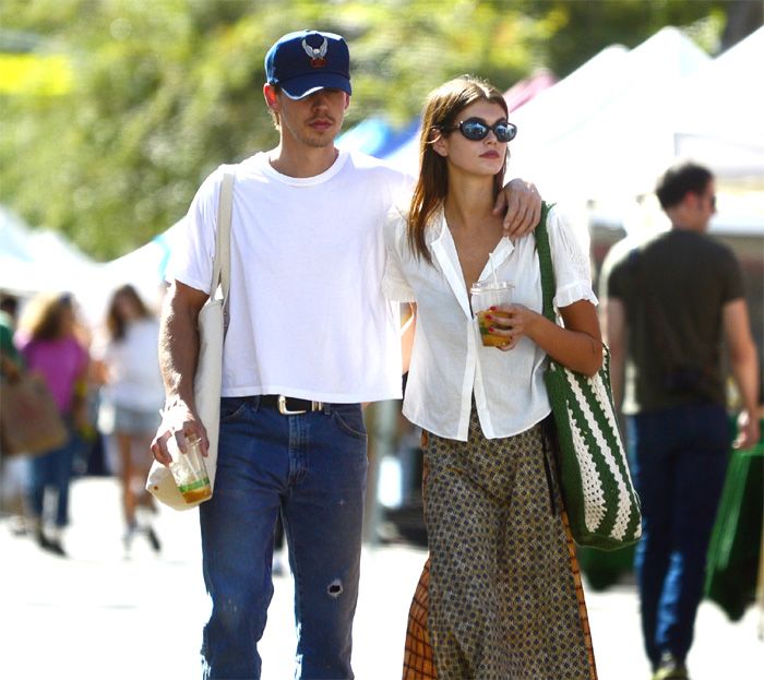 Kaia Gerber y Austin Butler paseando