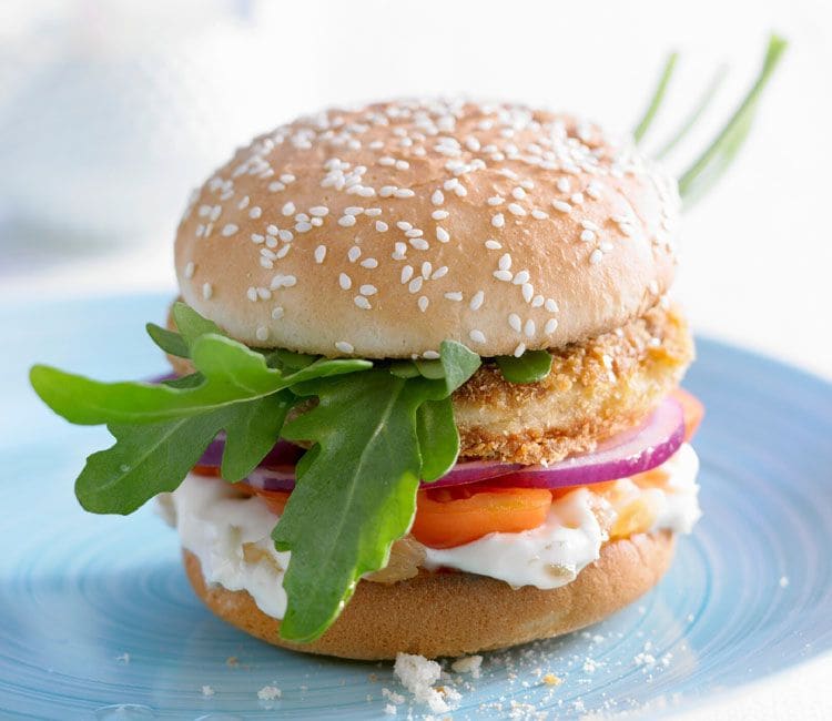Hamburguesa de merluza con mayonesa y jengibre