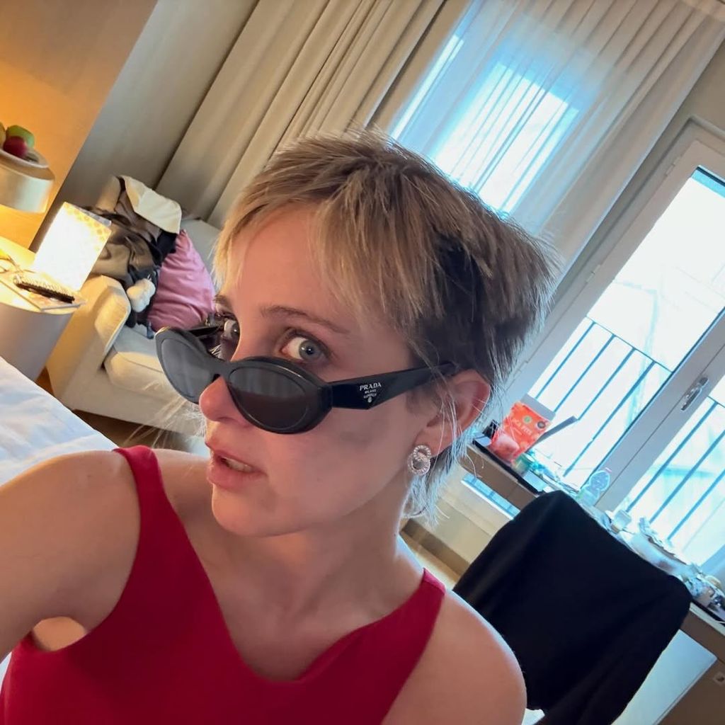 Natasha Dupeyrón compartió imágenes del día en que le dijo adiós a su cabellera.