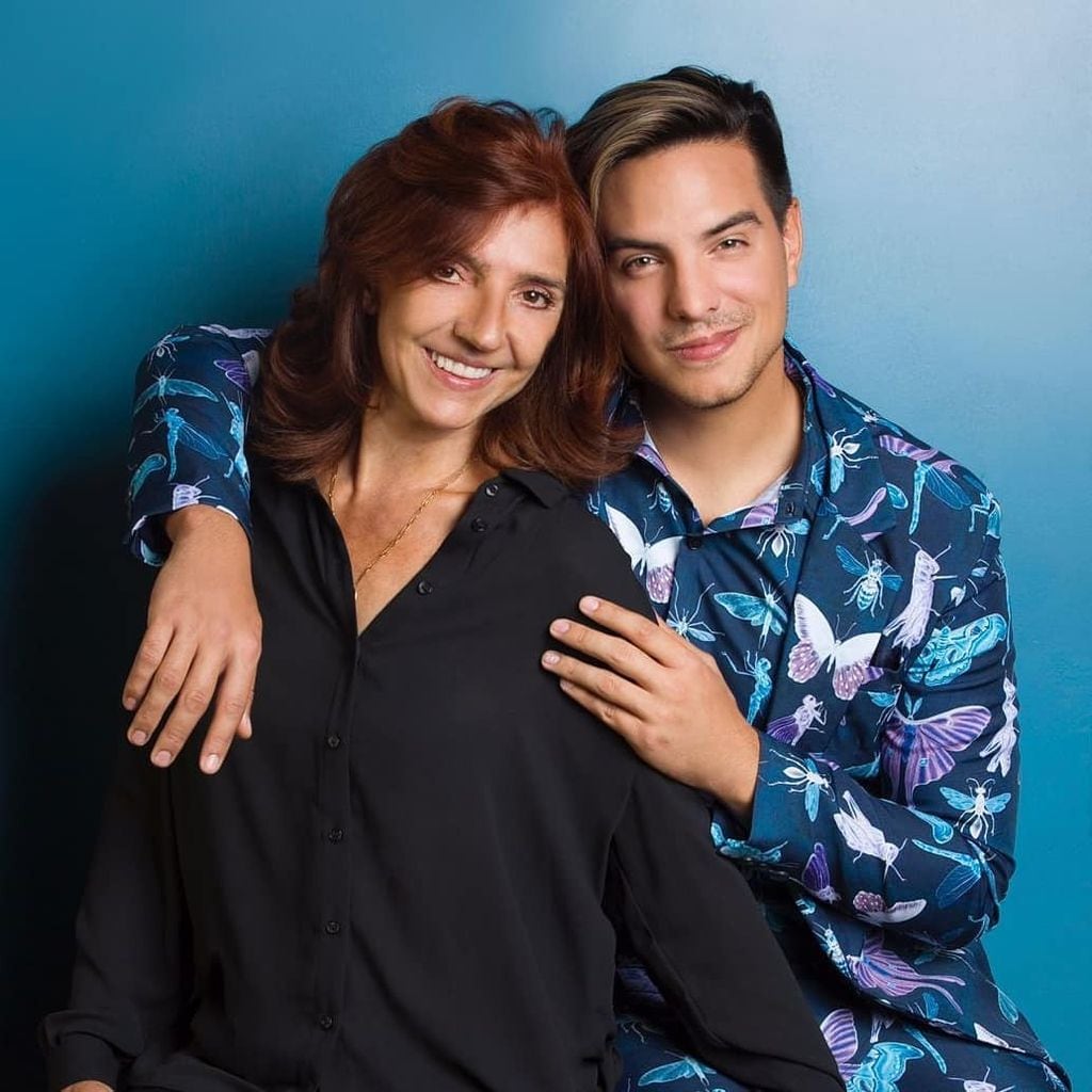 Vadhir junto a sus mamá, la cantante Silvana Prince.