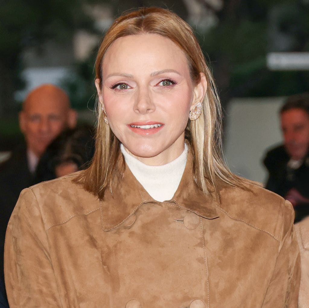 La Princesa Charlene en el estreno de "Mónaco bajo las estrellas" en la Gran Carpa de Fontvieille, el 22 de diciembre de 2025