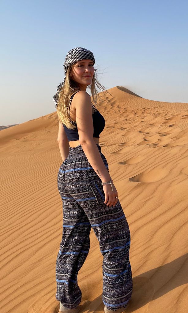 HOLA 4002 MALU SALGADO