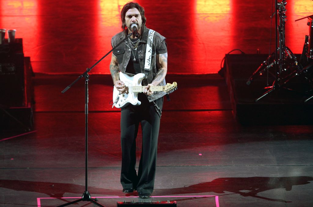 Juanes interpretó 'Una Noche Contigo' en vivo por primera vez en el emblemático Auditorio Nacional de la Ciudad de México el pasado 5 de abril.