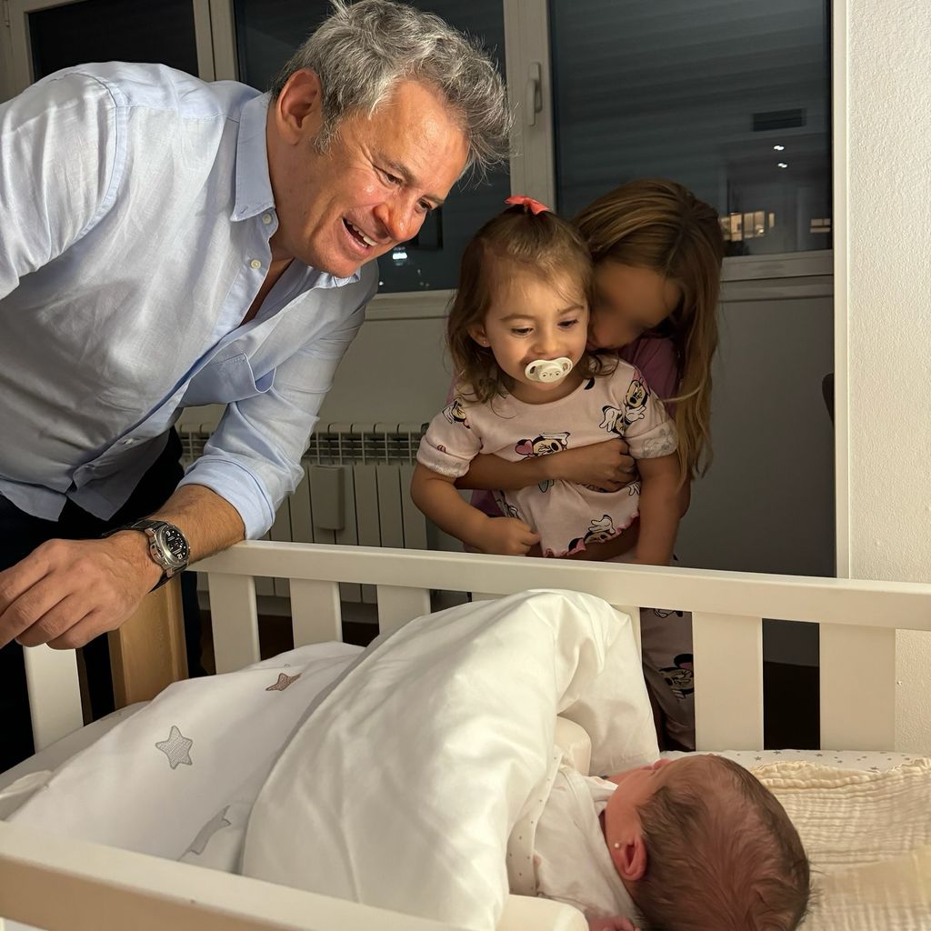 Miki Nadal con sus tres hijas Carmen, Galatea y Ángela