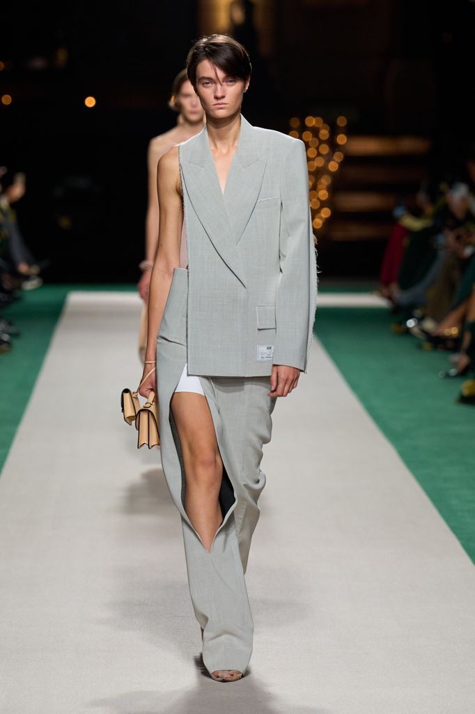 Paris Fashion Week: Victoria Beckham Primavera/Verano 2025