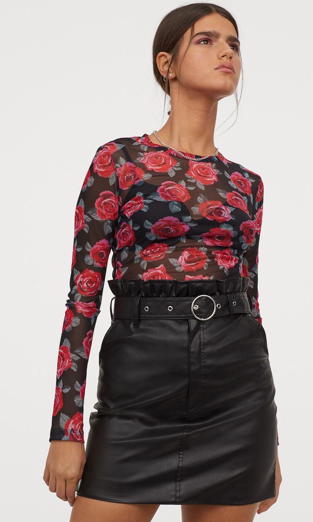 las rosas reinan como estampado para la primavera de 2020
