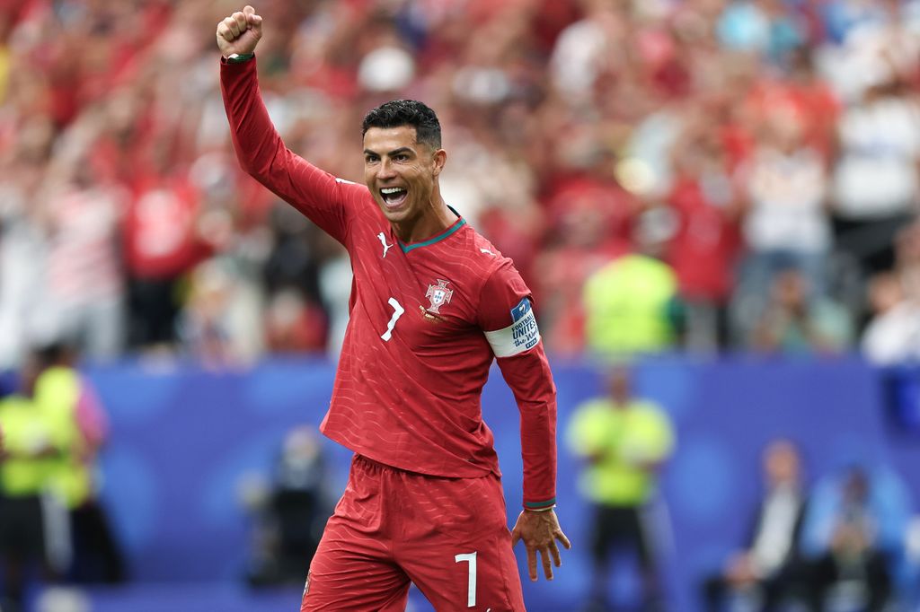 Cristiano Ronaldo celebró la victoria de 5 goles a 0 tras el partido de Portugal contra Uzbekistán