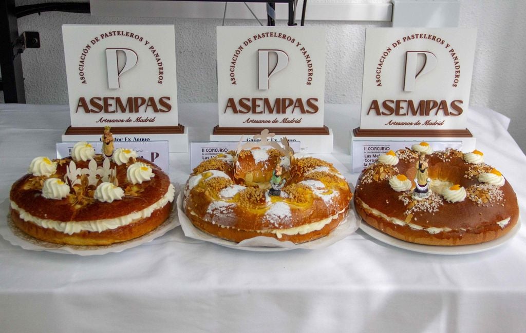 Coronas de la Almudena premiadas en el concurso organizado por ASEMPAS, la Asociación de Pasteleros y Panaderos Artesanos de Madrid.