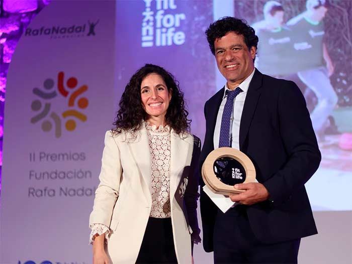 Mery Perelló con el exfutbolista Raí Souza