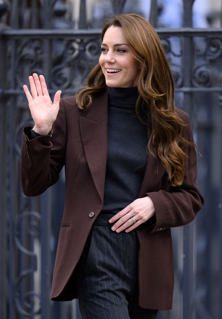 La Princesa de Gales se retira tras reunirse con un grupo de niños de cuatro y cinco años en la Galería Nacional de Retratos el 4 de febrero de 2025 en Londres, Inglaterra. 