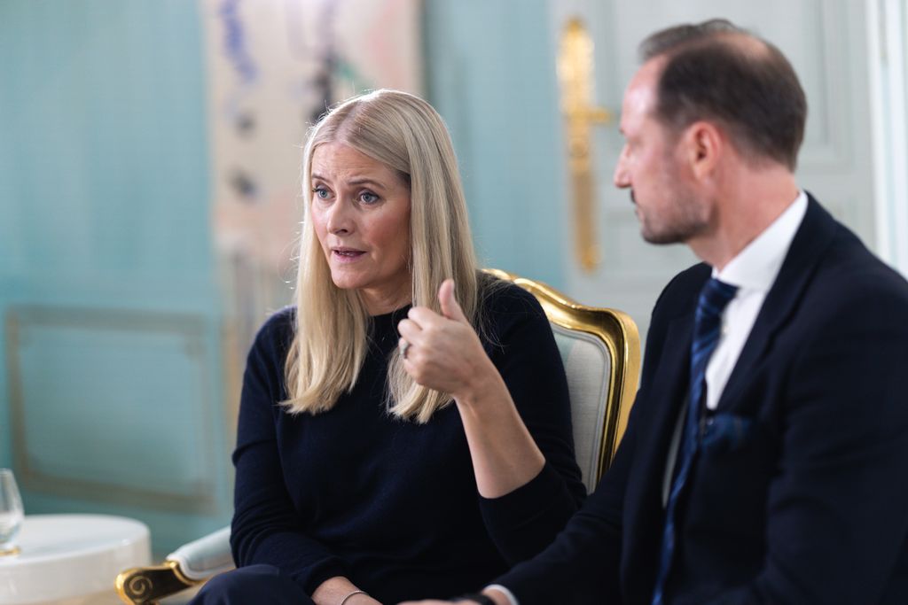 La princesa Mette-Marit concedió una entrevista a la cadena NRK y habló de su amistad con Jeffrey Epstein.