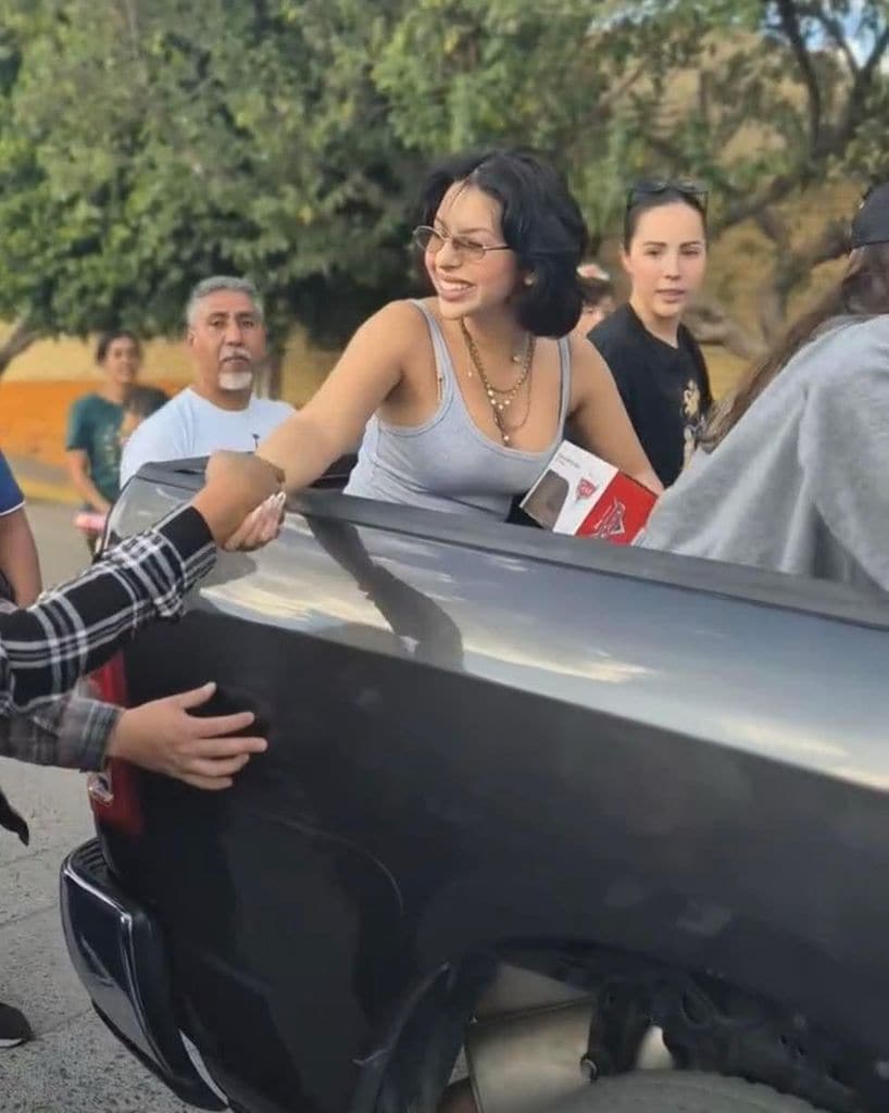 Ángela Aguilar continúa con la tradición de su familia