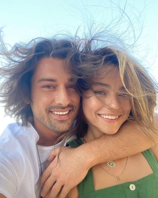 Alp Navruz y Ayça Aysin Turan ('Ada Masali'), ponen fin a su relación