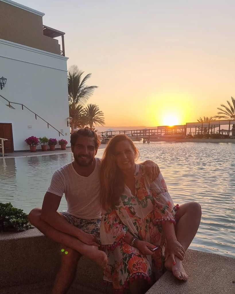 Maxi Iglesias con su madre