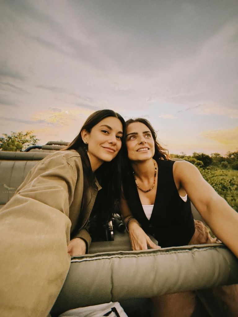 Lety Sahagún y Aislinn Derbez en Sudáfrica.