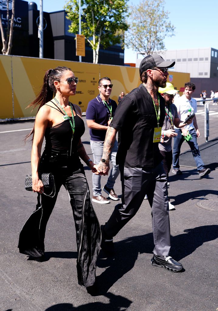 Sergio Ramos y Pilar Rubio, con 'looks' coordinados en el Madring
