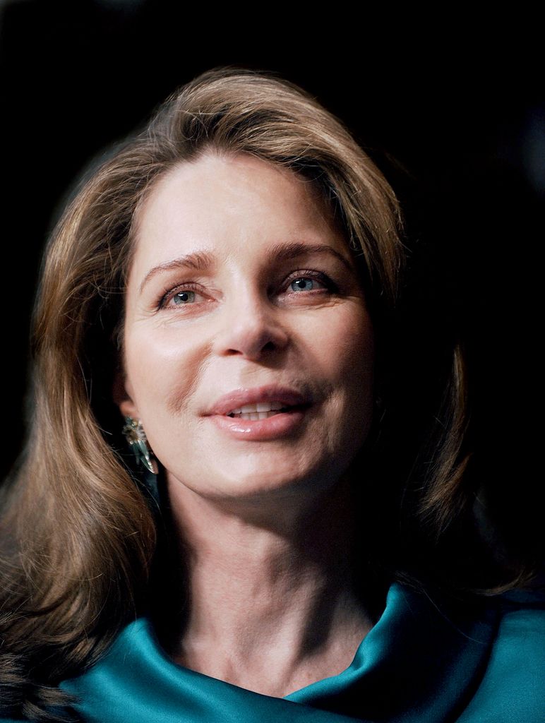 Noor de Jordania pide a Abdalá II que libere a su hijo Hamza