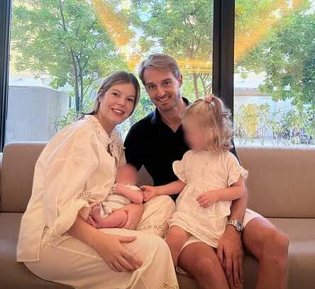 Sergio González con su mujer y sus dos hijos