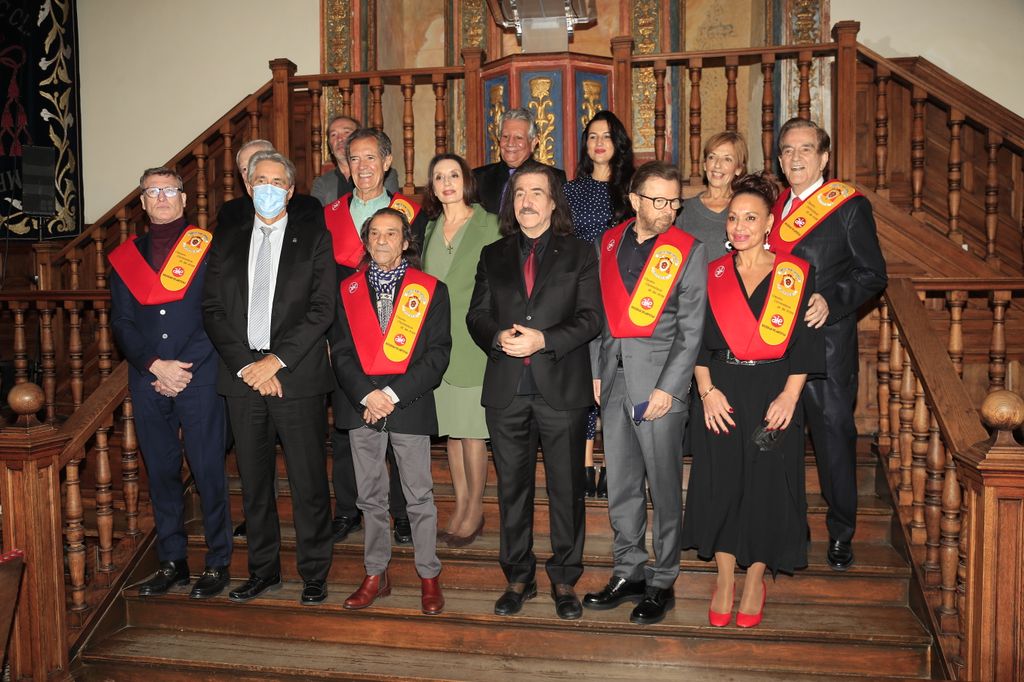 Manolo de la Calva recibe un prestigioso reconocimiento junto a grandes artistas