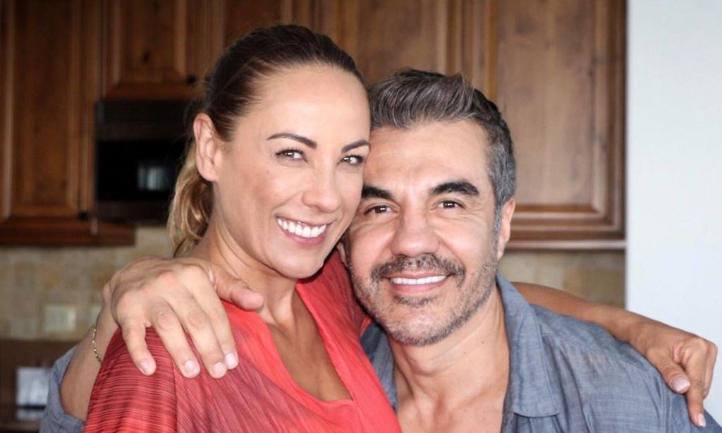 Consuelo Duval y Adrián Uribe