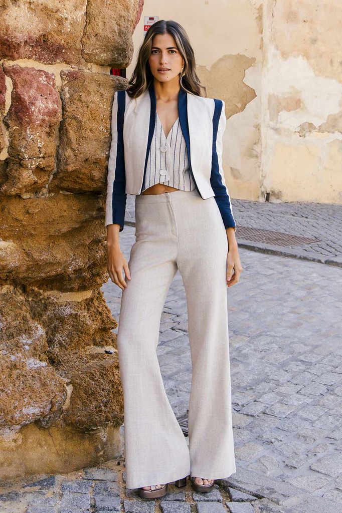 Conjunto llevado por Eva González en la Semana Santa de Sevilla.