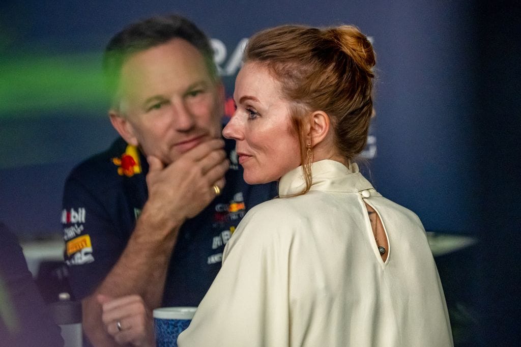 El marido de Geri Halliwell, Christian Horner, deja atrás un año infernal y es condecorado por el rey Carlos III