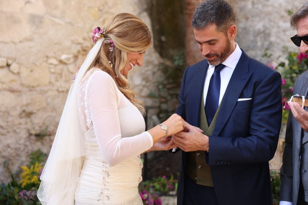 Boda de Pablo Ojeda y Esther García. Intercambio de anillos