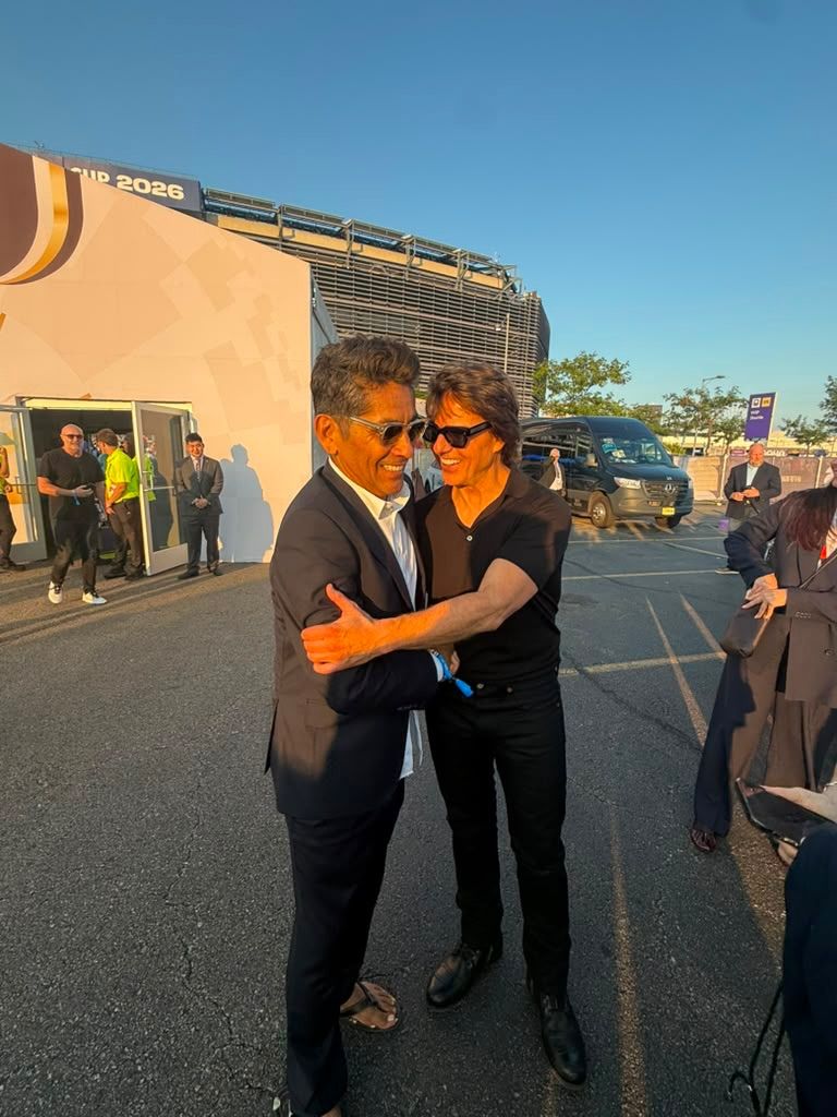 Tom Cruise con Jorge Campos en Nueva York. 