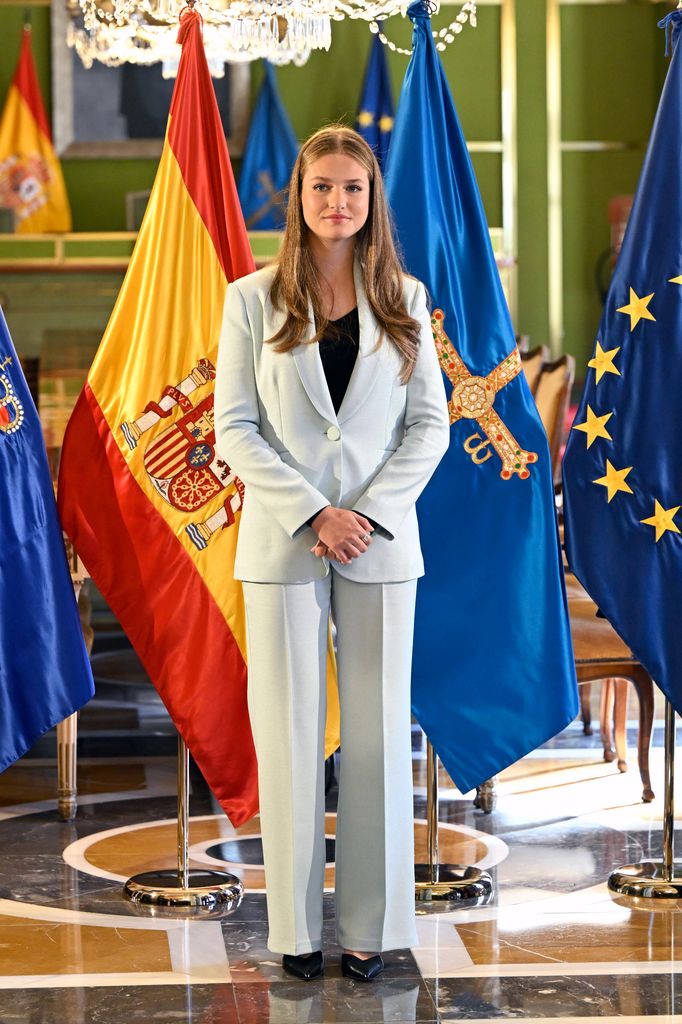 Princesa Leonor recibiendo el título de alcaldesa honoraria de Oviedo