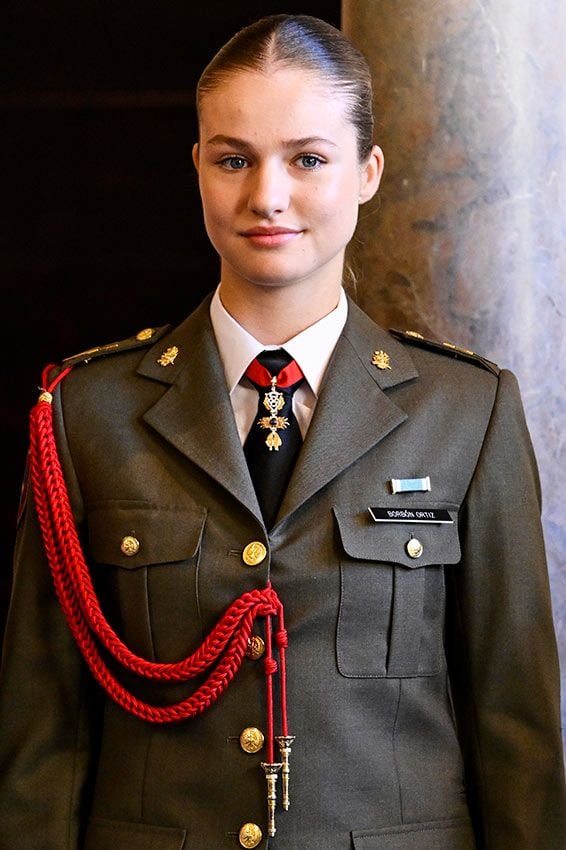 La princesa de Asturias luce el uniforme de especial relevancia del Ejercito de Tierra