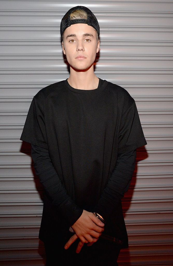 justin-bieber-pose