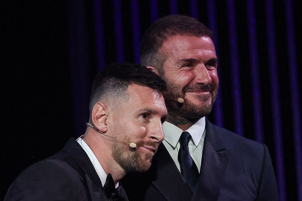Lionel Messi y David Beckham en la ceremonia del Balón de Oro en 2023..