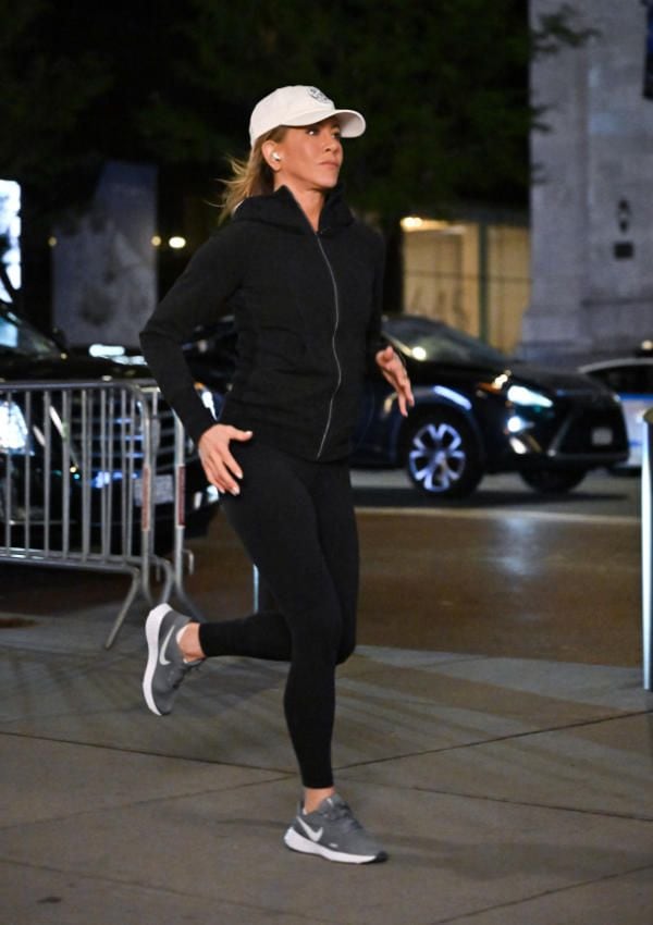 jennifer aniston running
